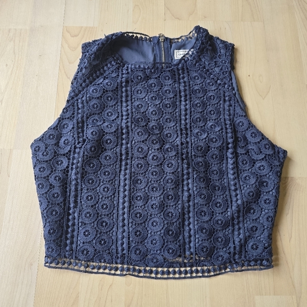 Abercrombie And Fitch Zip Back Crochet Crop Top Size Small